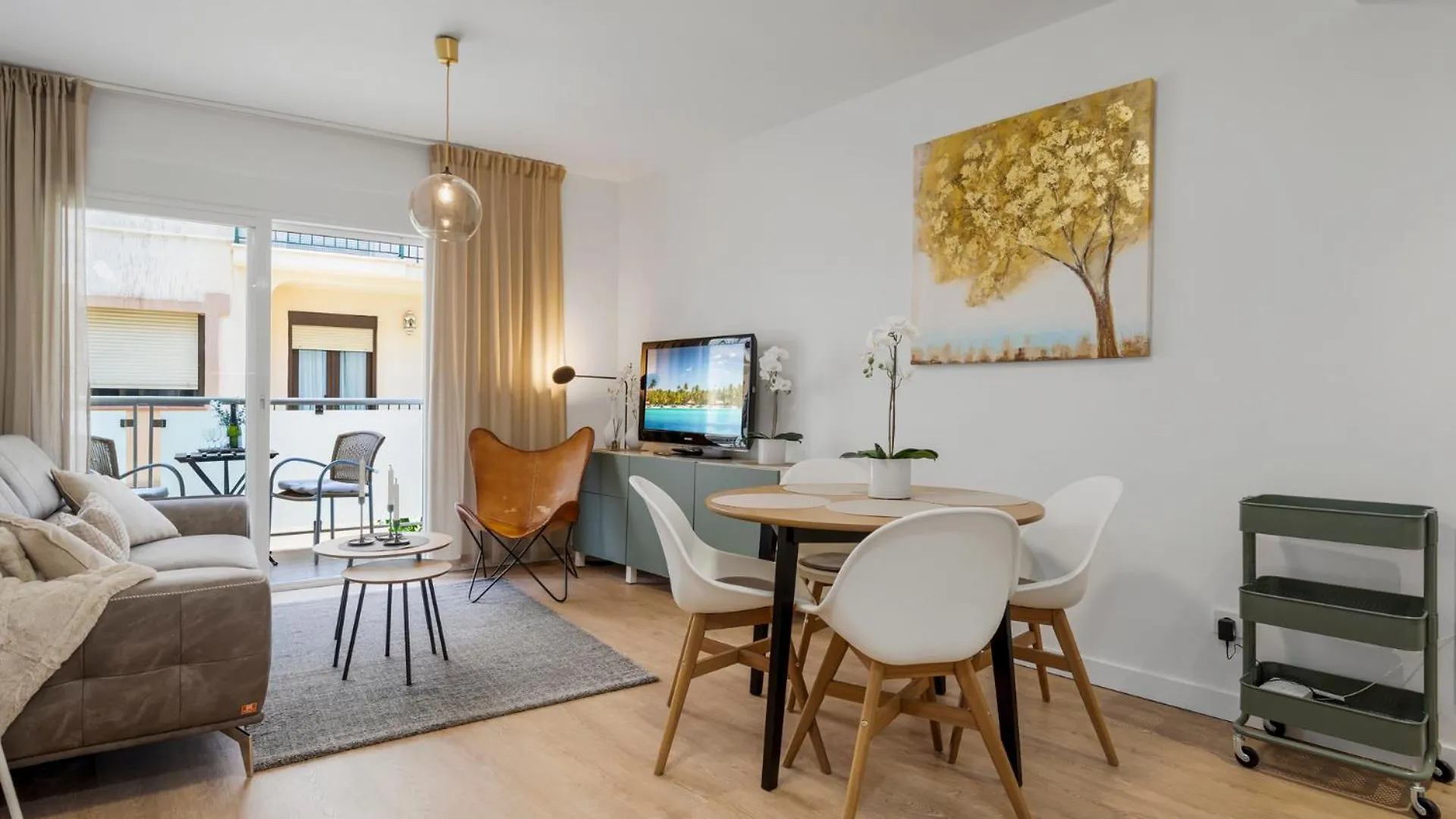 דירה פואנגירולה Central And Cozy Near The Beach By Costarentals - Ref 117